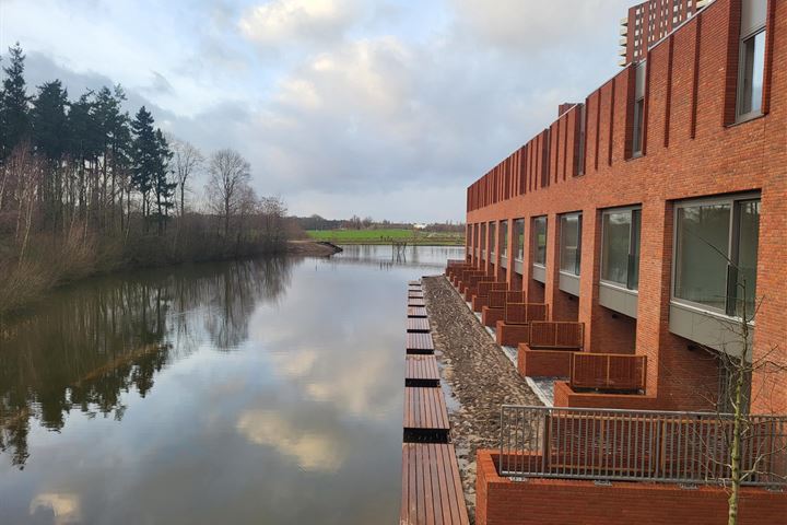 View photo 2 of Hooghe Heer 17 Waterwoningen