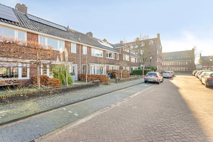 Bekijk foto 33 van Symon Pelgromstraat 9