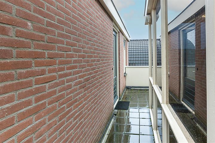 View photo 23 of Grotestraat 104-10