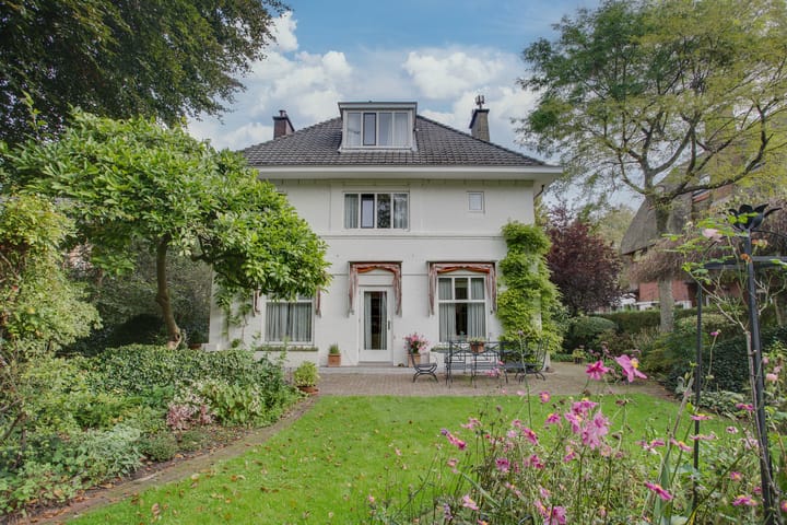 Foto 1 van Papegaaienlaan 1