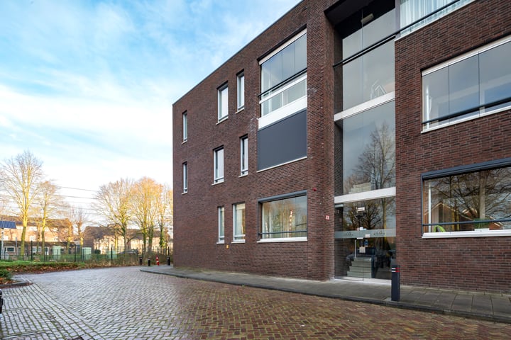 Bekijk foto 36 van Pastoor van Beugenstraat 60