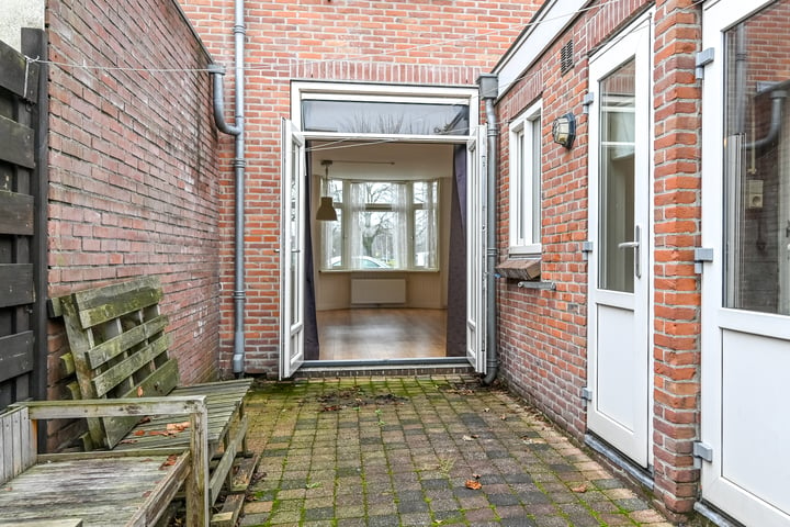 Bekijk foto 23 van Van Ostadestraat 87