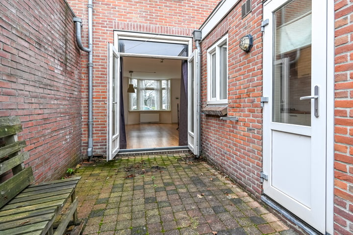 Bekijk foto 22 van Van Ostadestraat 87