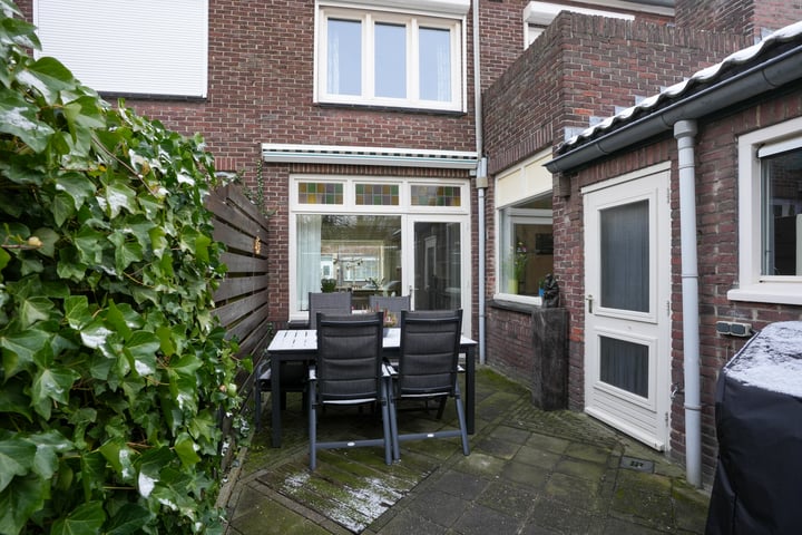 Bekijk foto 32 van Lentestraat 5