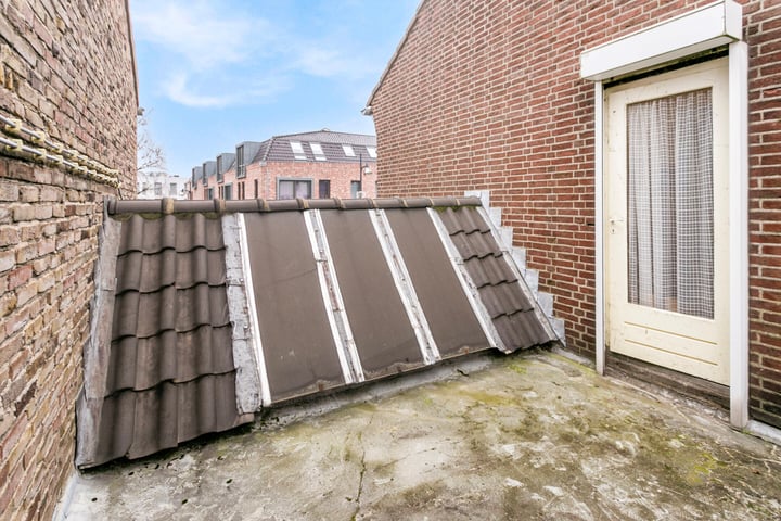 Bekijk foto 32 van Breusterstraat 60