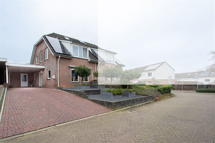 Bekijk foto 2 van Beukstraat 8