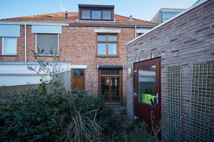 View photo 18 of Burgemeester Geillstraat 3