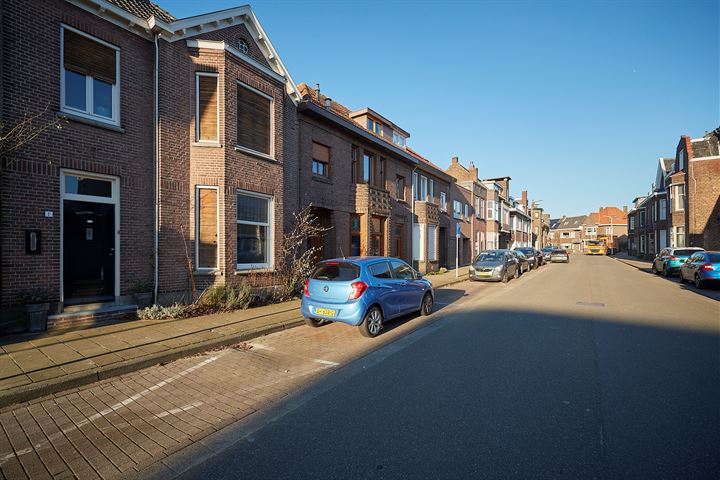 View photo 20 of Burgemeester Geillstraat 3