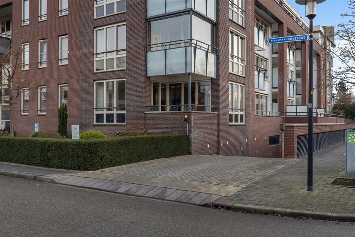 Bekijk foto 9 van Heemradenstraat 84