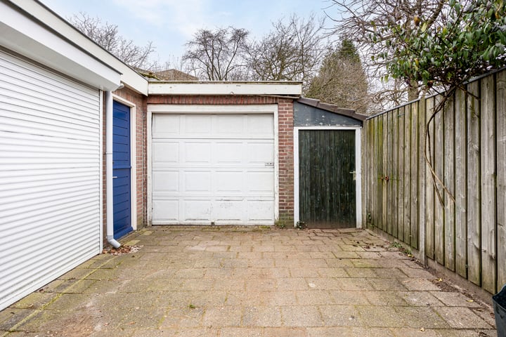 Bekijk foto 43 van Ringbaan-Oost 243