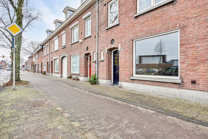 Bekijk foto 45 van Ringbaan-Oost 243