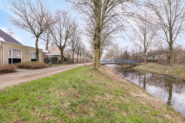 Bekijk foto 31 van Edgar du Perronstraat 16