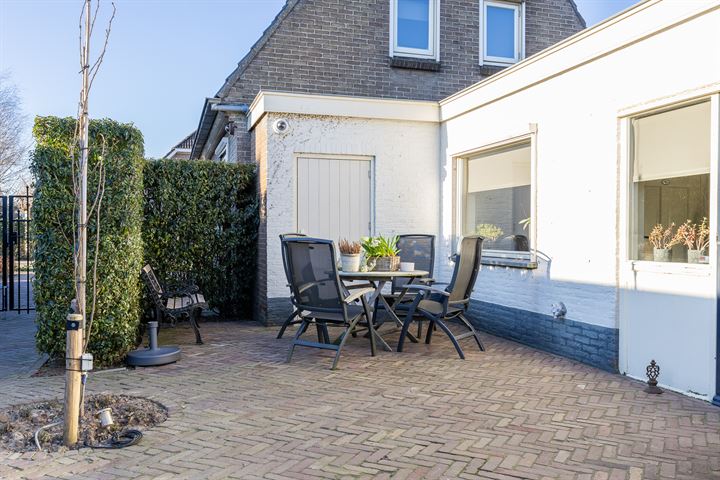 View photo 37 of Beatrixstraat 57