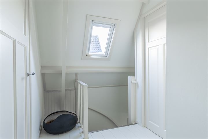 View photo 24 of Beatrixstraat 57