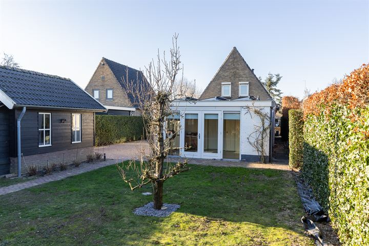 View photo 41 of Beatrixstraat 57