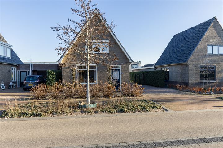 View photo 44 of Beatrixstraat 57