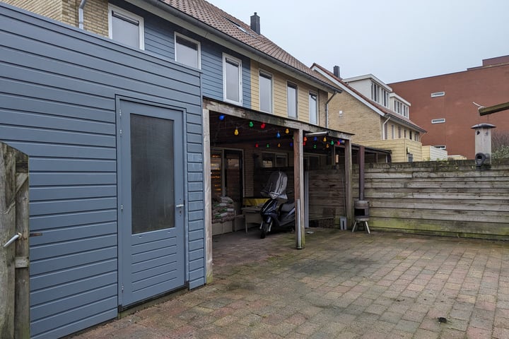 View photo 17 of Anna Paulownastraat 9