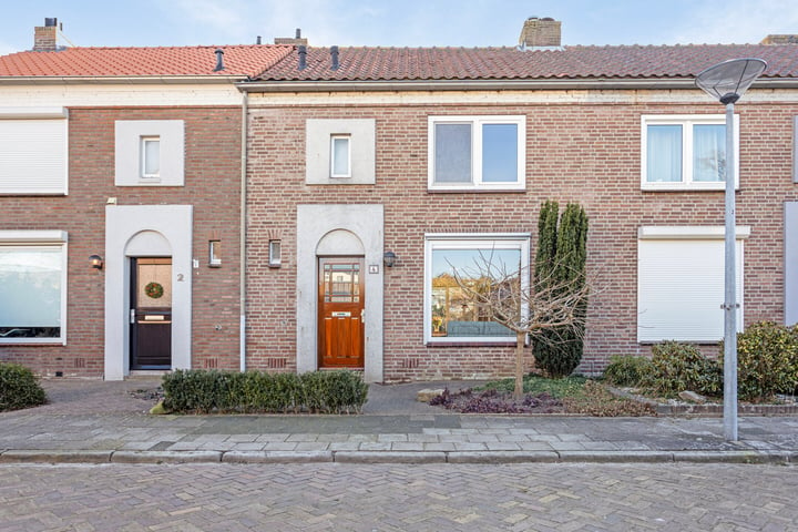 Bekijk foto 1 van Reinoldstraat 4