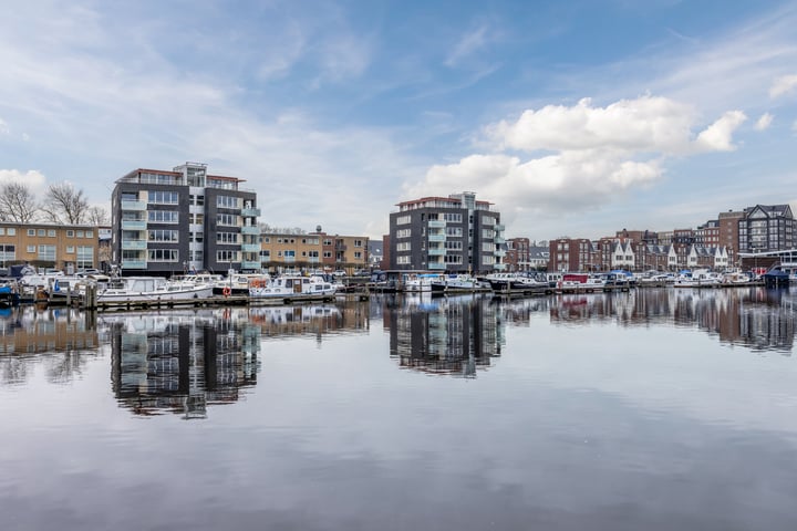 Bekijk foto 45 van Troelstrastraat 65