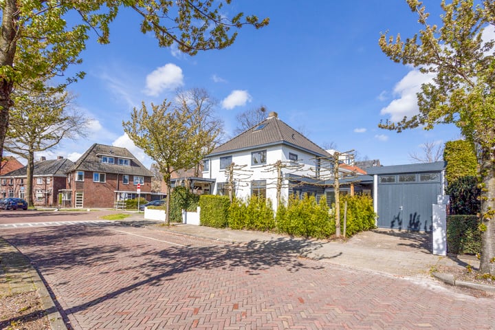 Bekijk foto 3 van Burg. van Beckhovenstraat 37