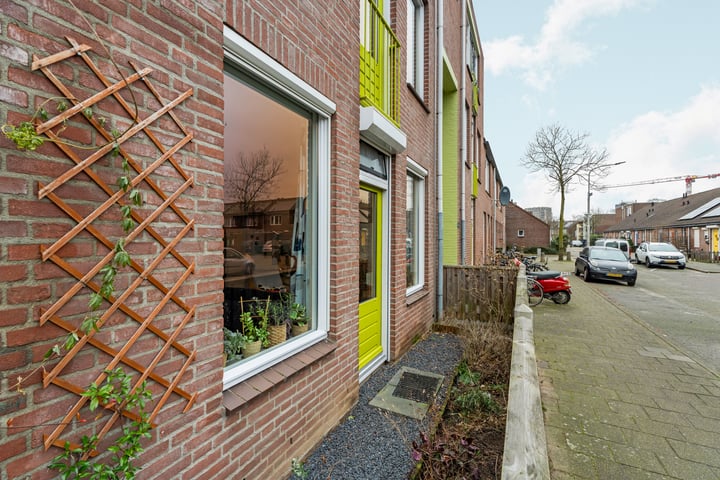 Bekijk foto 22 van Boomvalkstraat 9