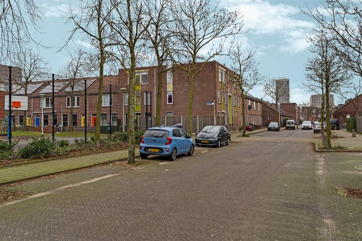 Bekijk foto 23 van Boomvalkstraat 9