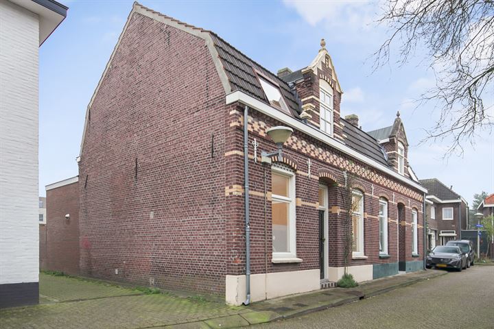 Bekijk foto 2 van St Martinusstraat 15