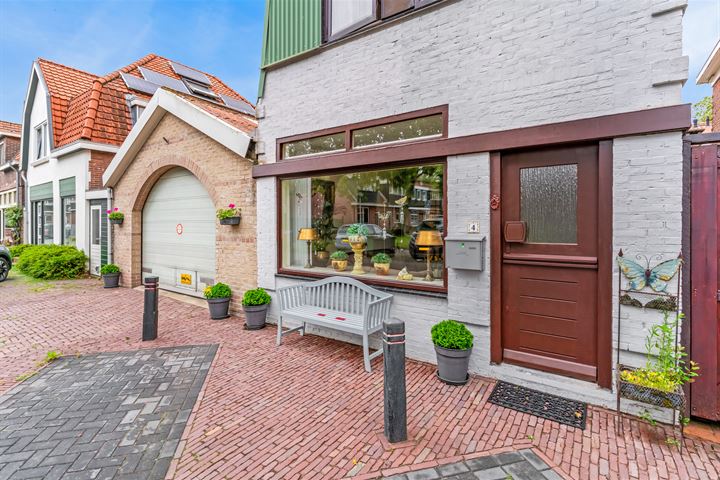 Bekijk foto 32 van Sundsvalstraat 4