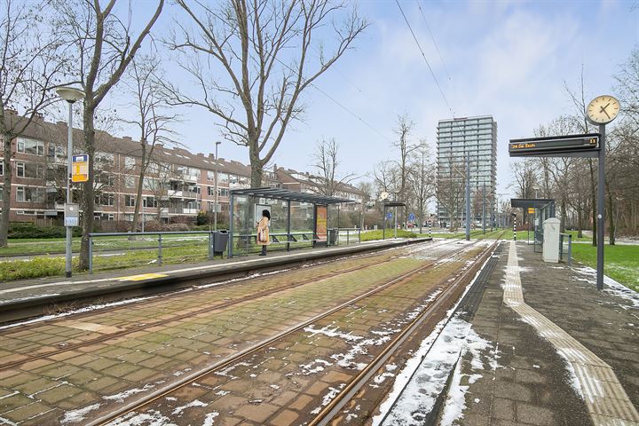 Bekijk foto 37 van Royaardsplein 100