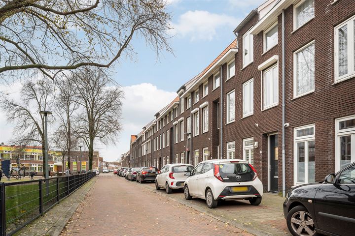 Bekijk foto 5 van Huijgensstraat 69