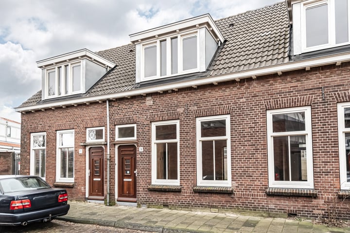 Bekijk foto 1 van Alberdingk Thijmstraat 3