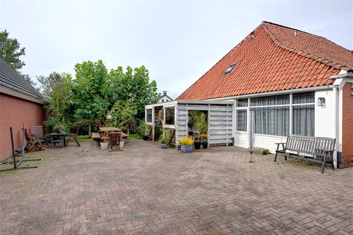 View photo 64 of Snelgersmastraat 27