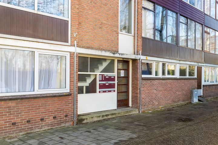 Bekijk foto 18 van van der Waalsstraat 62