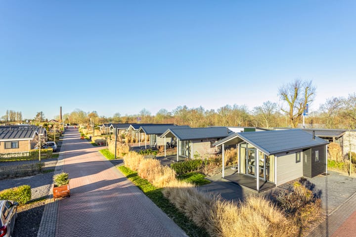 Foto 17 van Zuiderdijk 1-B009