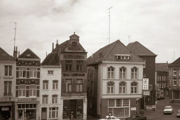 Bekijk foto 2 van Markt 17