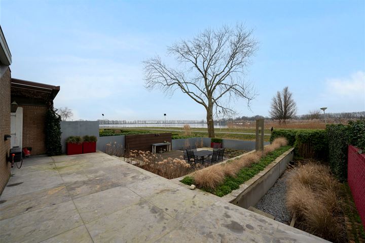 View photo 15 of Barnsteenstraat 99