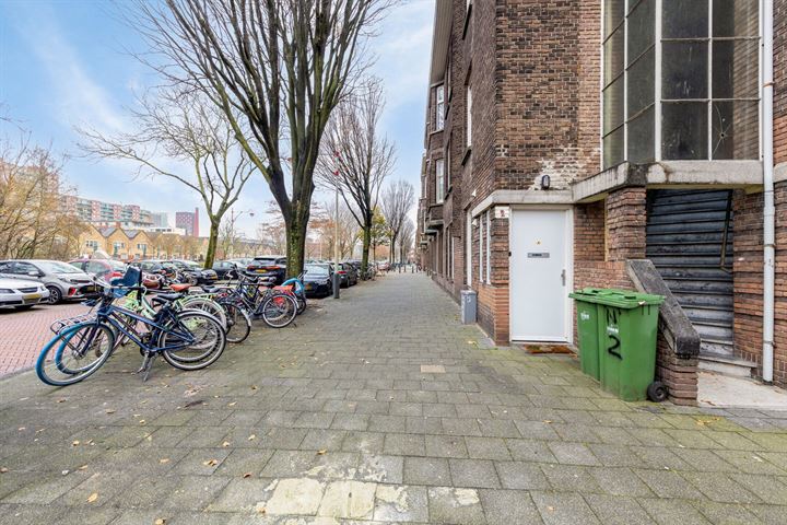 Bekijk foto 21 van Burgersdijkstraat 8