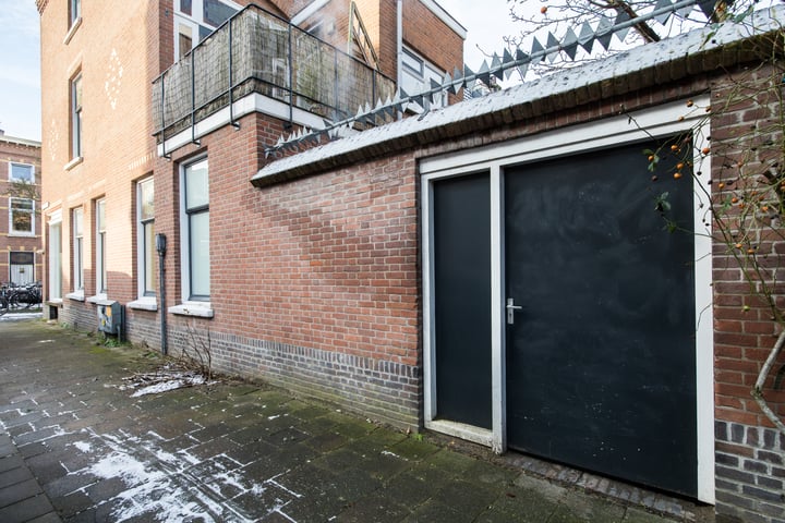 Bekijk foto 38 van Bilderdijkstraat 11