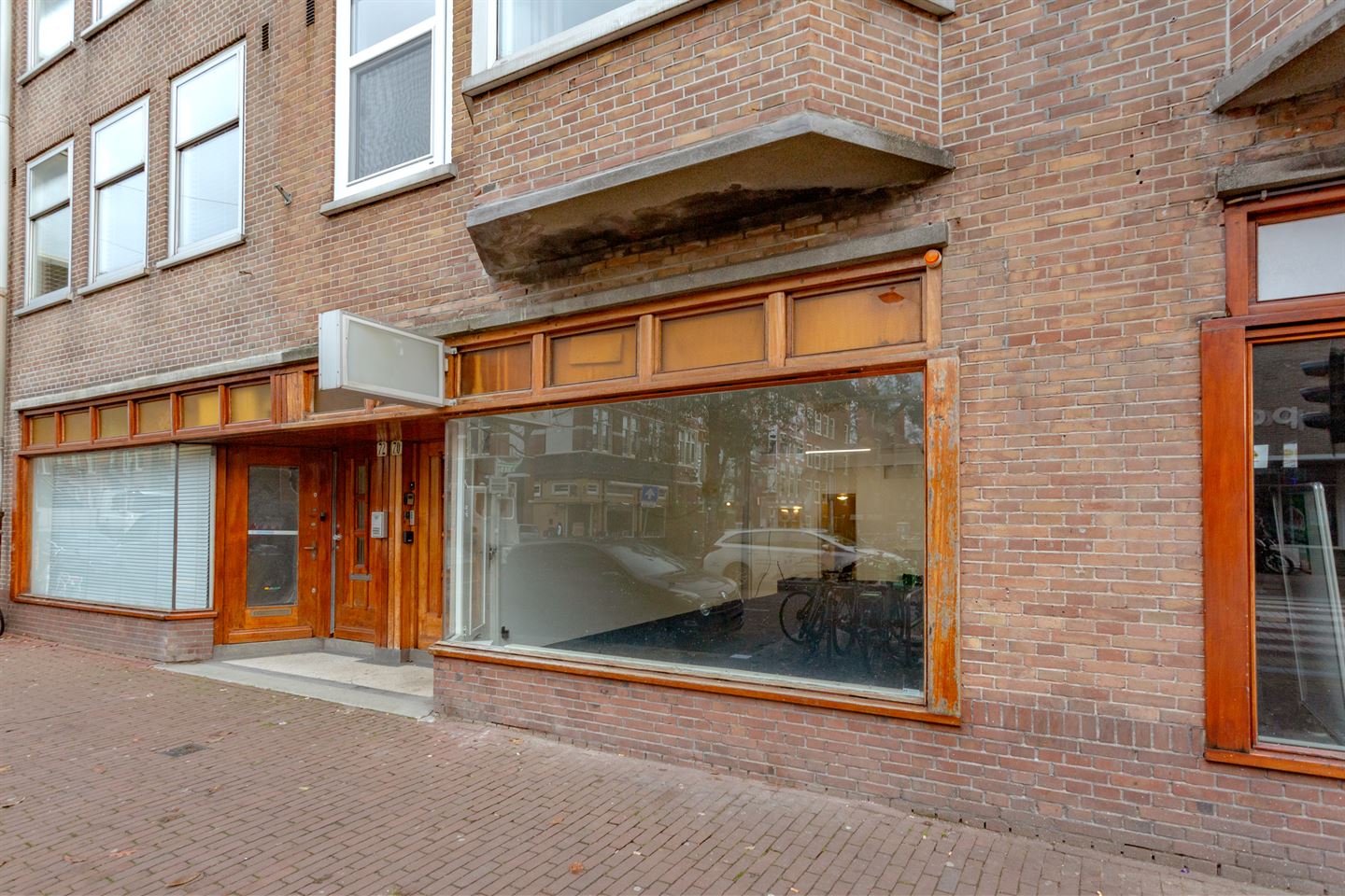 View photo 1 of Spaarndammerstraat 70-H