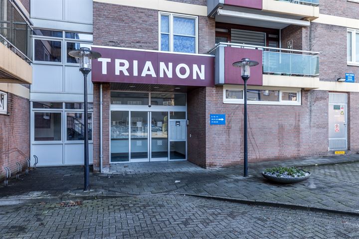 Bekijk foto 2 van Trianon 28