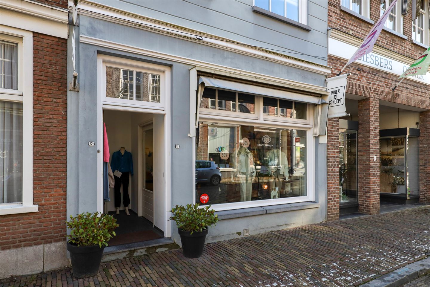 View photo 3 of Rogstraat 27- 27A