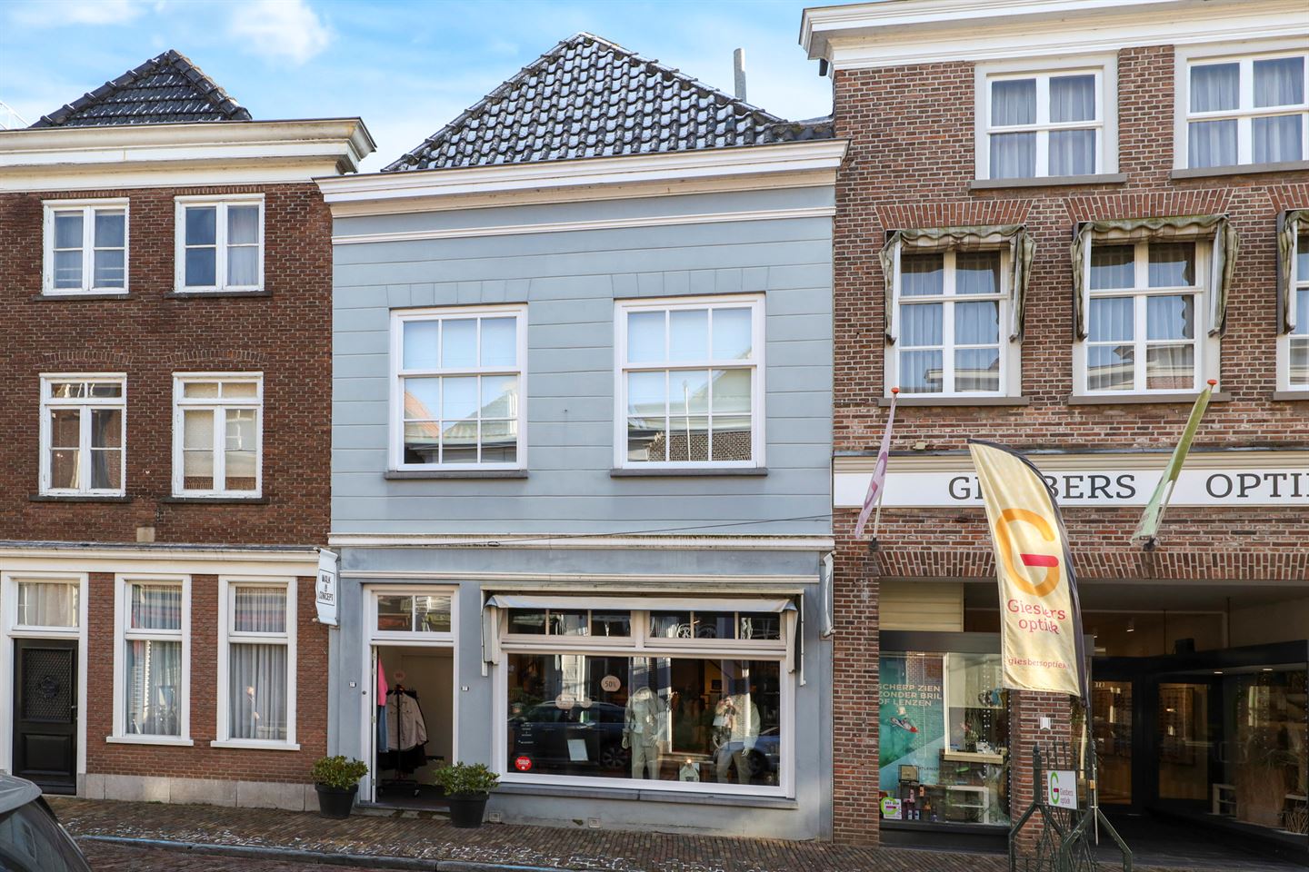 View photo 2 of Rogstraat 27- 27A