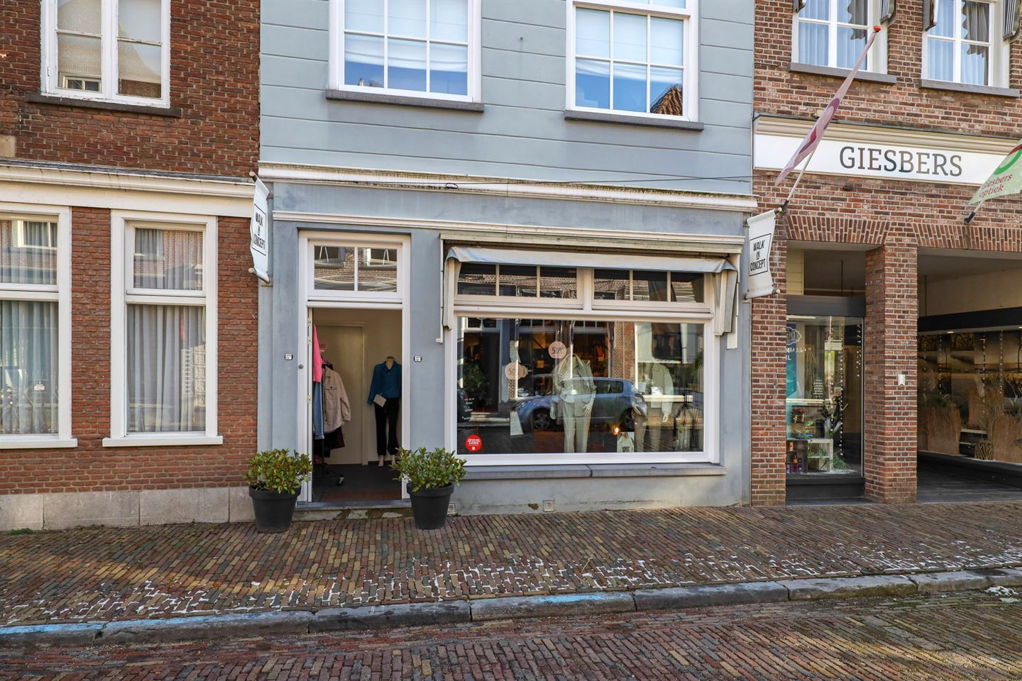 View photo 4 of Rogstraat 27- 27A