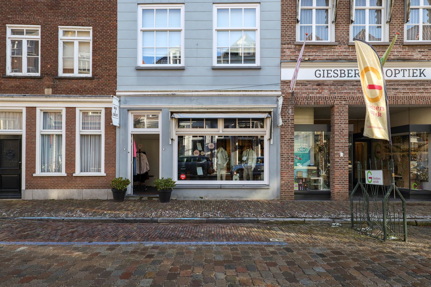 View photo 1 of Rogstraat 27- 27A