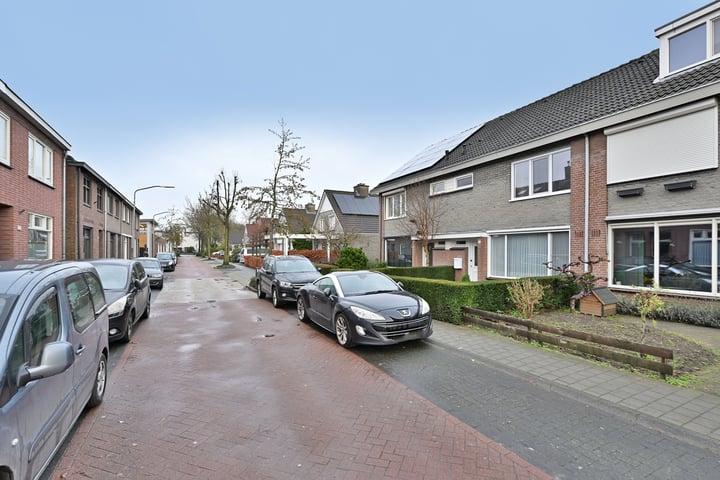 Bekijk foto 2 van Van Hessen Kasselstraat 35