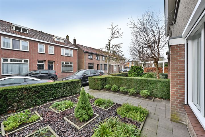 Bekijk foto 46 van Van Hessen Kasselstraat 35