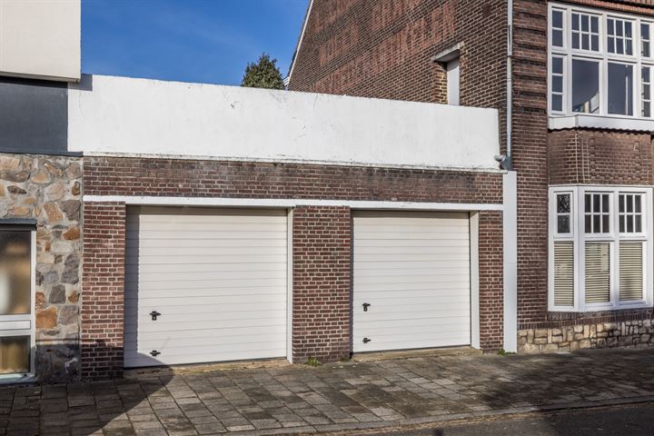 Bekijk foto 2 van Prins Clausstraat 108