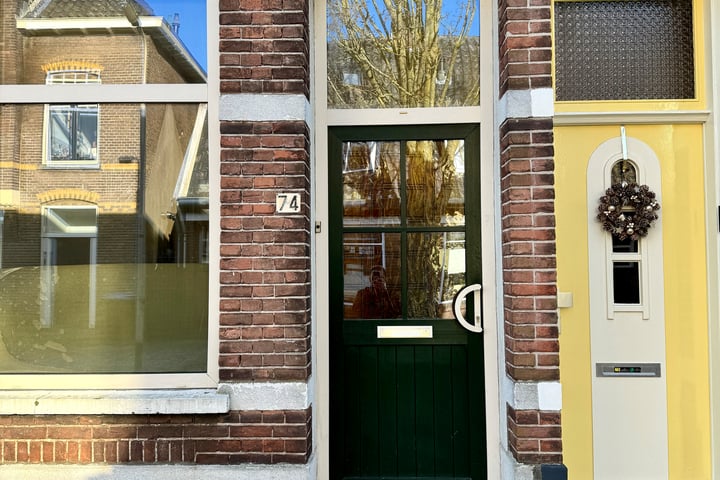 View photo 24 of Oosterstraat 74