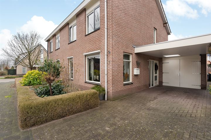 Bekijk foto 3 van Baron Mackaystraat 7