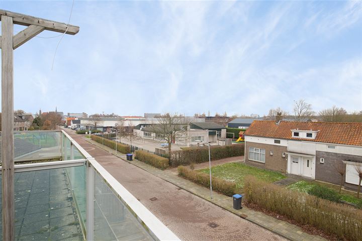 Bekijk foto 40 van Fluitekruidstraat 7